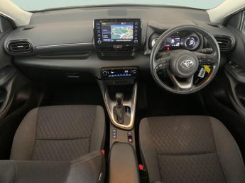 Toyota Yaris 1.5 Design CVT [Nav] - LANE TRACE ASSIST - BLUETOOTH - CLIMATE C