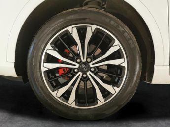 Ford Kuga 2.5 Duratec 14.4kWh ST-Line X Edition Plug-in CVT (225 ps) - NAV