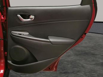 Hyundai Kona 64kWh Ultimate (10.5kW Charger) (204 ps) - NAV - HEATED STEERING