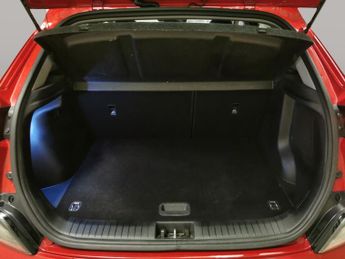 Hyundai Kona 64kWh Ultimate (10.5kW Charger) (204 ps) - NAV - HEATED STEERING