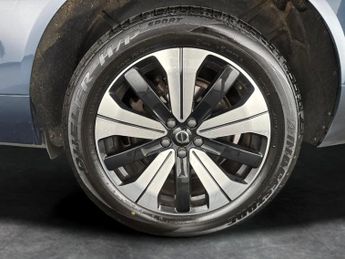Volvo XC60 2.0h T6 Recharge 18.8kWh Plus Plug-in AWD (350 ps) - PAN ROOF