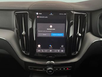 Volvo XC60 2.0h T6 Recharge 18.8kWh Plus Plug-in AWD (350 ps) - PAN ROOF