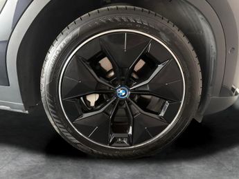BMW iX3 80kWh Premier Edition Pro (286 ps) - HK AUDIO - DRIVING ASSISTAN