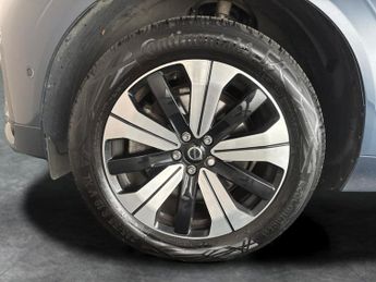 Volvo XC60 2.0h T6 Recharge 18.8kWh Plus Plug-in AWD (350 ps) - PAN ROOF