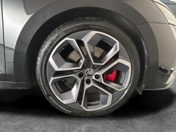 Skoda Octavia 2.0 TSI vRS DSG (245 ps) - BLUETOOTH - PARK SENSORS - DAB