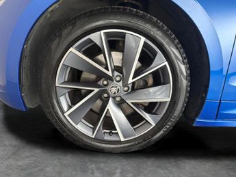 Skoda Enyaq iV 82kWh 80x SportLine 4WD (DC125kW) (265 ps) - AIR CON - PARK S