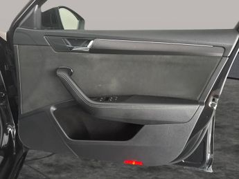 Skoda Superb 1.4 TSI iV 13kWh SportLine Plus Plug-in DSG (218 ps) - ADAPTIVE 