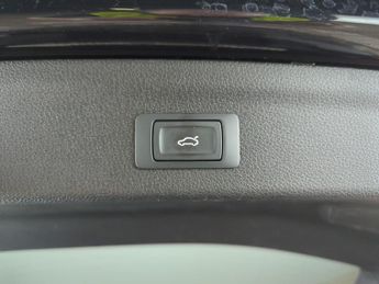 Audi Q3 1.5 TFSI CoD 35 Black Edition S Tronic (150 ps) - LANE DEPARTURE