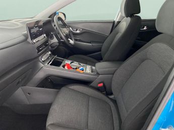 Hyundai Kona 64kWh Premium (10.5kW Charger) (204 ps) - HEATED SEATS - HEATED 