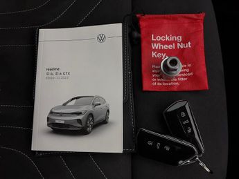 Volkswagen ID.4 Pure 52kWh Life Edition (148 ps) - LED - REVERSE CAM - NAV