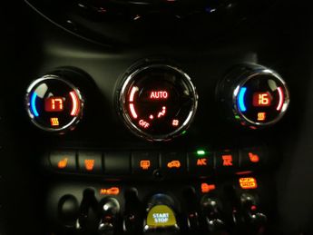 Mini Electric Hatch Cooper SE 32.6kWh Level 2 (184 ps) - 17IN ALLOYS - CARPLAY