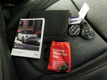 Mini Electric Hatch Cooper SE 32.6kWh Level 2 (184 ps) - 17IN ALLOYS - CARPLAY