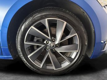 Skoda Enyaq iV 82kWh 80x SportLine 4WD (DC125kW) (265 ps) - AIR CON - PARK S