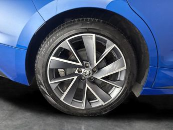 Skoda Enyaq iV 82kWh 80x SportLine 4WD (DC125kW) (265 ps) - AIR CON - PARK S