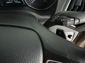 Ford Kuga 2.0 TDCi ST-Line Powershift (120 ps) - NAV - ALCANTARA - FORD SY