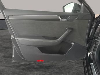 Skoda Superb 1.4 TSI iV 13kWh SportLine Plus Plug-in DSG (218 ps) - ADAPTIVE 
