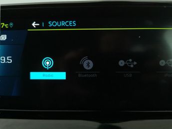 Peugeot E-2008 50kWh GT Premium (7kW Charger) (136 ps) - LED - REVERSE CAM - AL