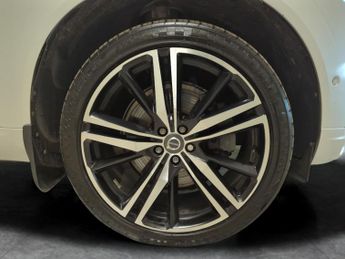 Volvo XC60 2.0 B5 MHEV R-Design Pro AWD (235 ps) - SUNBLINDS - INTELLISAFE 