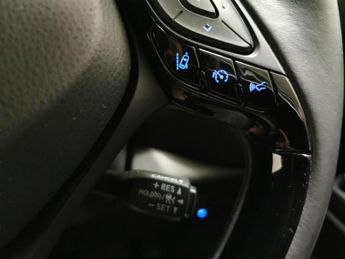 Toyota C-HR 1.8 VVT-h GPF Design CVT (122 ps) - LED - REVERSE CAM - NAV