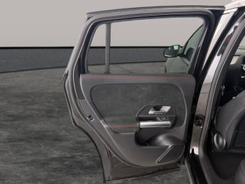 Mercedes-Benz EQA EQA 250+ 70.5kWh AMG Line (190 ps) LEATHER - REV CAM - APPLE CAR