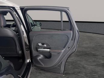 Mercedes-Benz EQA EQA 250+ 70.5kWh AMG Line (190 ps) LEATHER - REV CAM - APPLE CAR