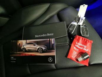Mercedes-Benz EQC EQC 400 80kWh Sport 4MATIC (408 ps) - HEATED LEATHER - MIRROR PA