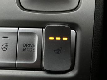 Hyundai Kona 64kWh Premium (10.5kW Charger) (204 ps) - HEATED SEATS - HEATED 
