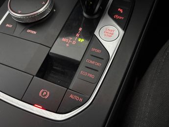 BMW 1 Series 1.5 118i SE DCT (140 ps) - REVERSE CAM - PERFORMANCE CONTROL