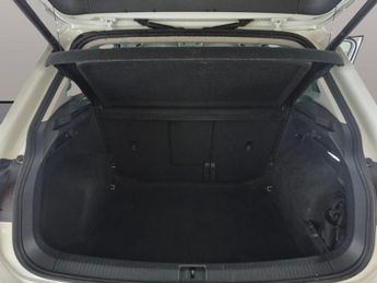 Volkswagen Tiguan 1.5 TSI Active DSG (150 ps) ADAPTIVE CRUISE - APPLE CARPLAY - LE