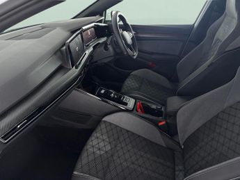 Volkswagen Golf 1.5 eTSI MHEV R-Line DSG (150 ps) - LED - HEATED STEERING - WIFI