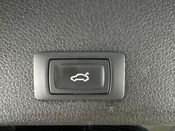 Audi e-tron 55 Black Edition quattro 95kWh (11kW Charger) (408 ps) - LED - R