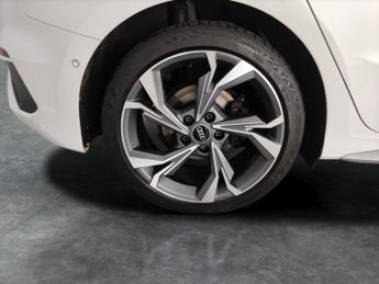 Audi A3 35 TFSI S Line S Tronic [Comfort+Sound] - COMFORT SOUND PK - REV