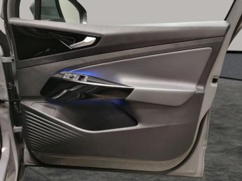 Volkswagen ID.4 Pro Performance 77kWh Life Edition (204 ps) - CARPLAY - LED - RE