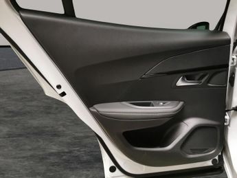 Peugeot E-2008 50kWh GT (7kW Charger) (136 ps) - ACTIVE LANE ASSIST - LED - REV