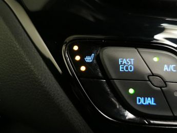 Toyota C-HR 1.8 VVT-h GPF Design CVT (122 ps) - LED - REVERSE CAM - NAV