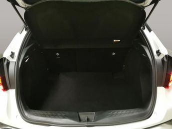 Toyota C-HR 1.8 VVT-h GPF Design CVT (122 ps) - LED - REVERSE CAM - NAV