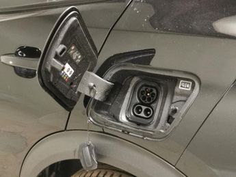 Peugeot E-2008 50kWh GT (7kW Charger) (136 ps) - LED - REVERSE CAM - NAV