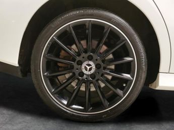 Mercedes-Benz CLA 1.3 CLA250e 15.6kWh AMG Line Night Edition (Premium Plus) Coupe 