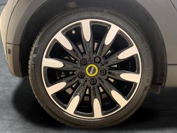 Mini Electric Hatch Cooper SE 32.6kWh Level 3 (184 ps) - DRIVING ASSISTANT - PARK AS