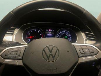 Volkswagen Passat 1.5 TSI EVO SEL DSG (150 ps) - AUTO HEADLIGHTS - DAB - USB AUDIO