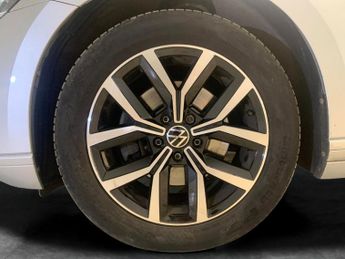 Volkswagen Passat 1.5 TSI EVO SEL DSG (150 ps) - AUTO HEADLIGHTS - DAB - USB AUDIO