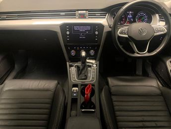 Volkswagen Passat 1.5 TSI EVO SEL DSG (150 ps) - AUTO HEADLIGHTS - DAB - USB AUDIO