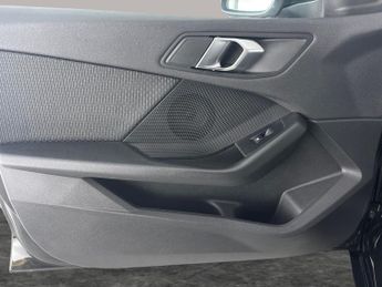 BMW 1 Series 1.5 118i SE DCT (140 ps) - REVERSE CAM - PERFORMANCE CONTROL