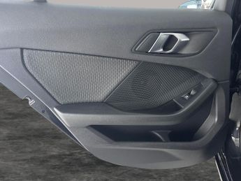 BMW 1 Series 1.5 118i SE DCT (140 ps) - REVERSE CAM - PERFORMANCE CONTROL