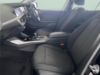BMW 1 Series 1.5 118i SE DCT (140 ps) - REVERSE CAM - PERFORMANCE CONTROL