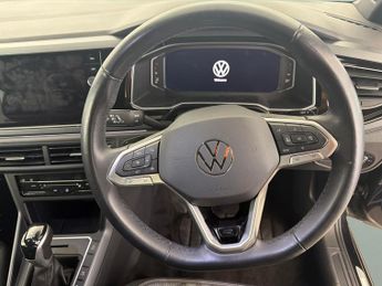 Volkswagen Taigo 1.5 TSI R-Line DSG (150 ps) - BLUETOOTH - WIRELESS CHARGER - DIG