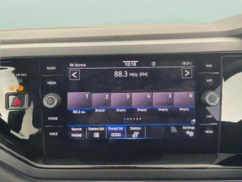 Volkswagen Taigo 1.5 TSI R-Line DSG (150 ps) - BLUETOOTH - WIRELESS CHARGER - DIG