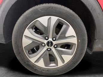 Kia Niro 39kWh 2 (134 bhp) - CRUISE - PADDLE SHIFT - 17IN ALLOYS