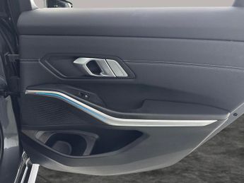 BMW 3 Series 330e M Sport Step [Tech Pack] - HUD - CARPLAY - ACTIVE LANE ASSI
