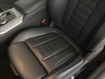 BMW 4 Series 2.0 420i M Sport Coupe (184 ps) - ACOUSTIC GLAZING